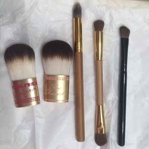 Makeup brush bundle